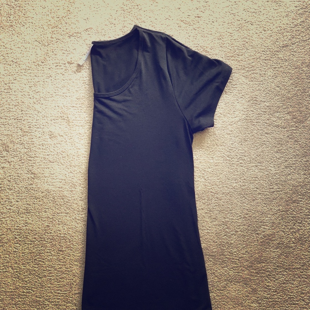 LuLaRoe Noir Classic T size M (10-12)